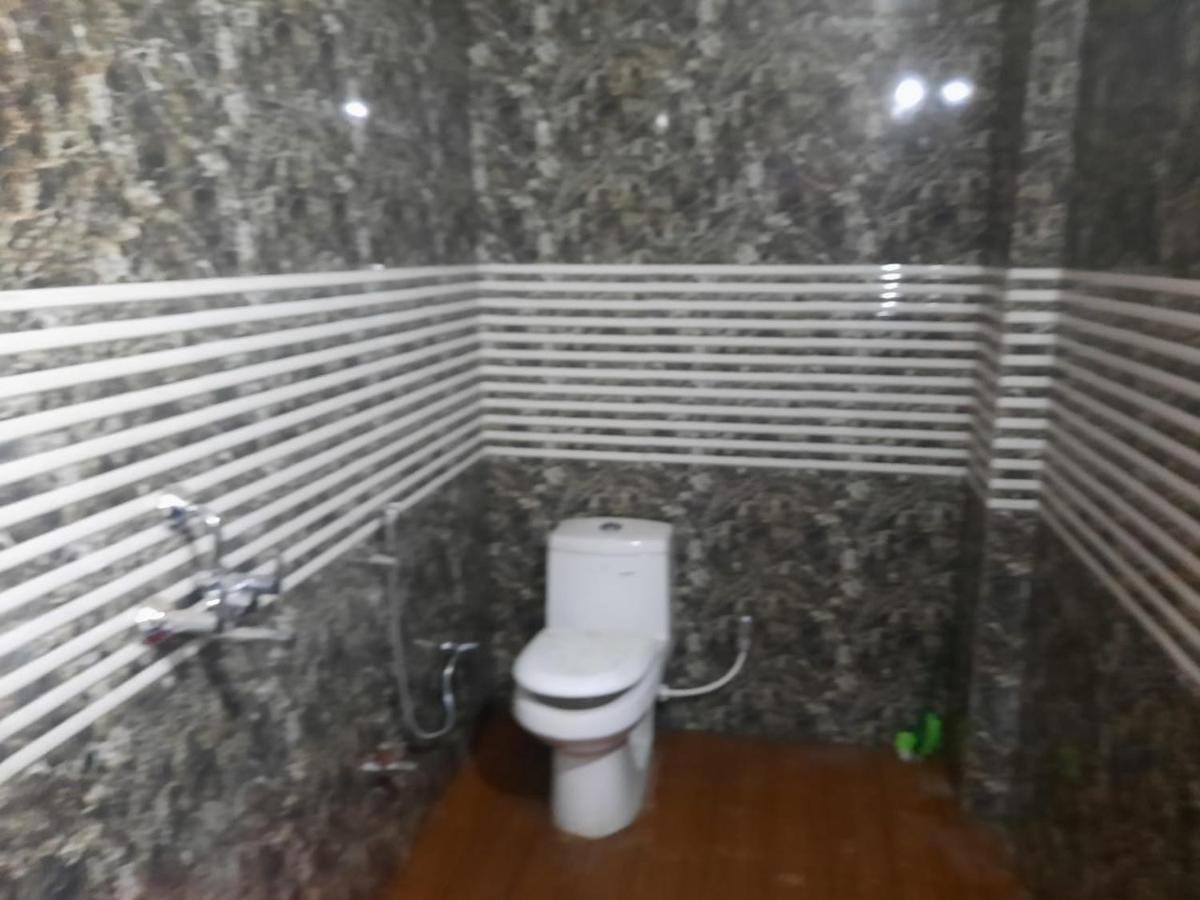 Hotel Yamnotri Dham Vrindāvan Esterno foto